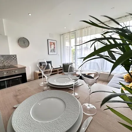 Moisson Pepite Au Centre Avec Parking *