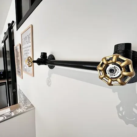 Lejlighed Moisson Pepite Au Centre Avec Parking Reims