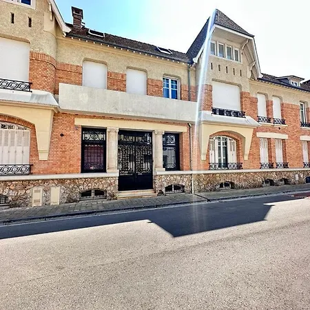 Moisson Pepite Au Centre Avec Parking Lejlighed *